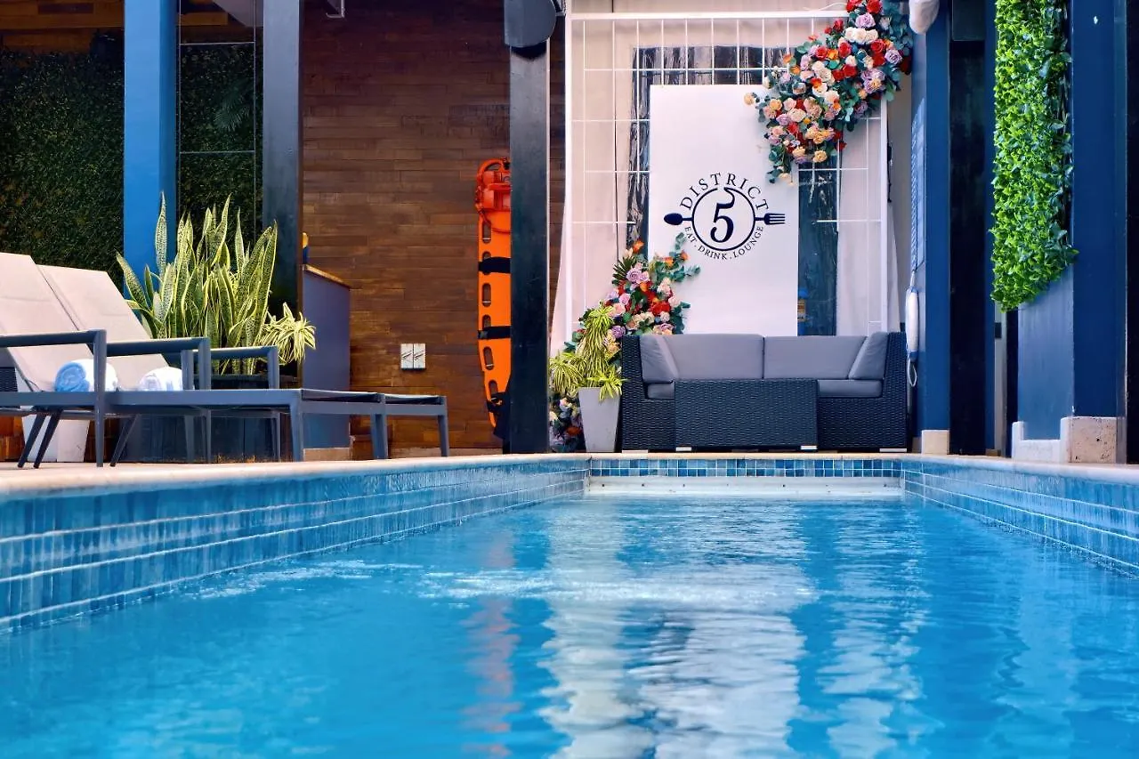 R Hotel كينغستون جامايكا