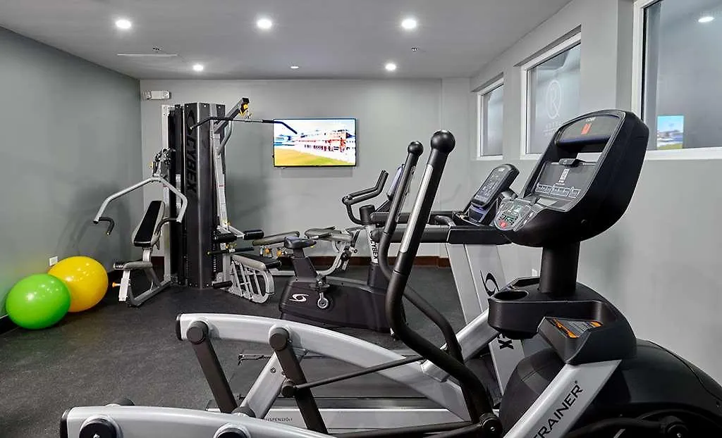R Hotel كينغستون جامايكا